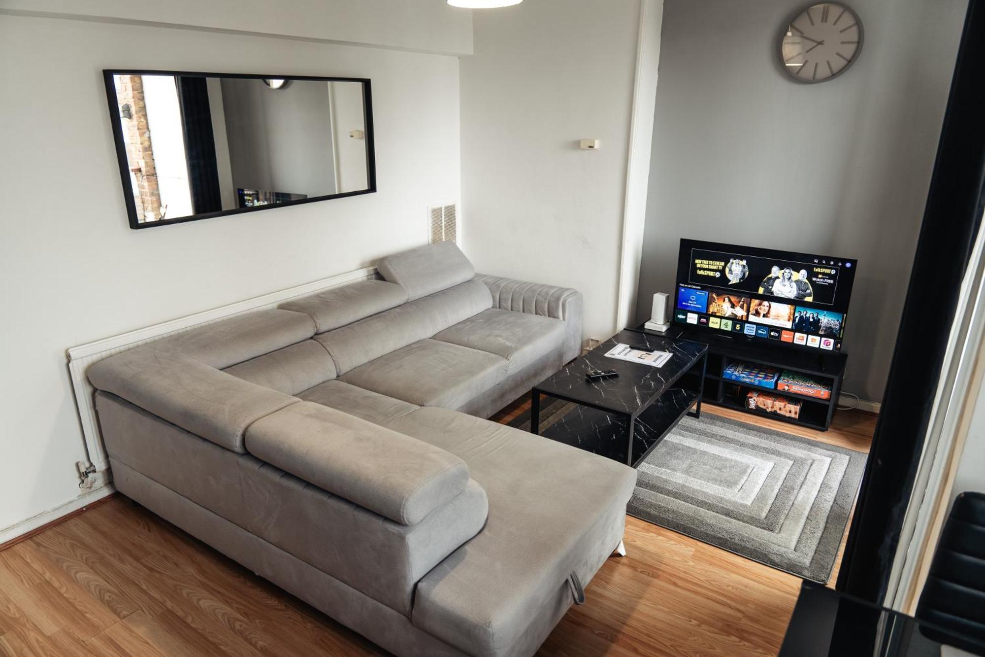 ロンドンShard View 2 Bed Entire Flatアパートメント エクステリア 写真