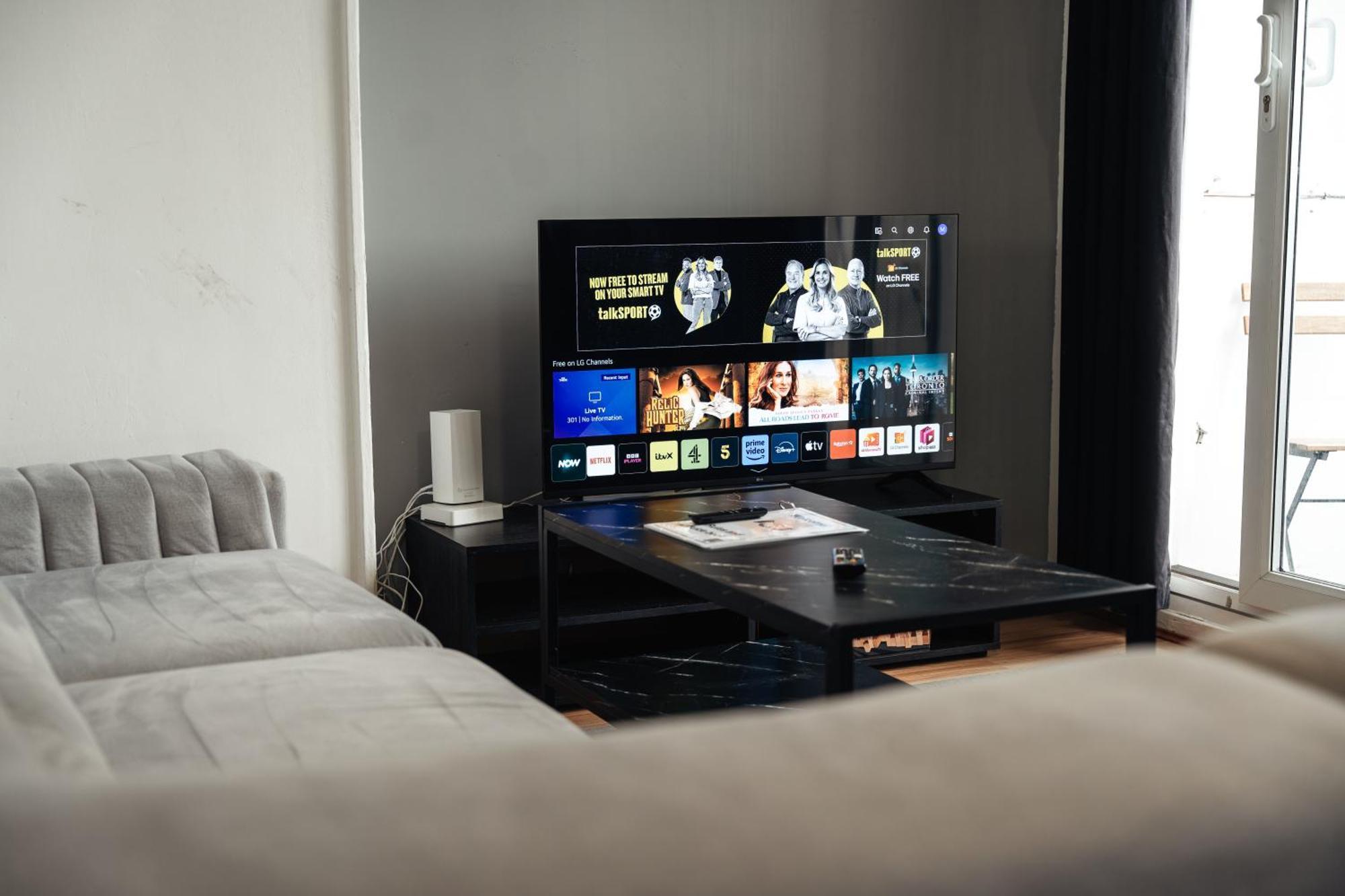 ロンドンShard View 2 Bed Entire Flatアパートメント エクステリア 写真